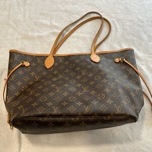 Louis Vuitton MM Neverfull Monogram Tote - Includes Pouchette